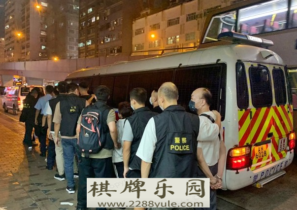 深水埗住宅变网上百家乐赌档　香港警方拘11男女